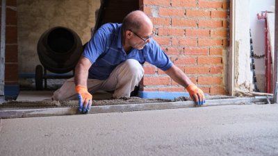 Полагане на подова замазка