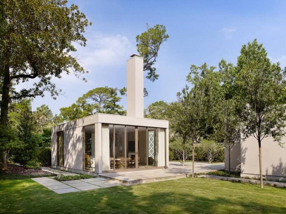 Уединение на крачка от дома