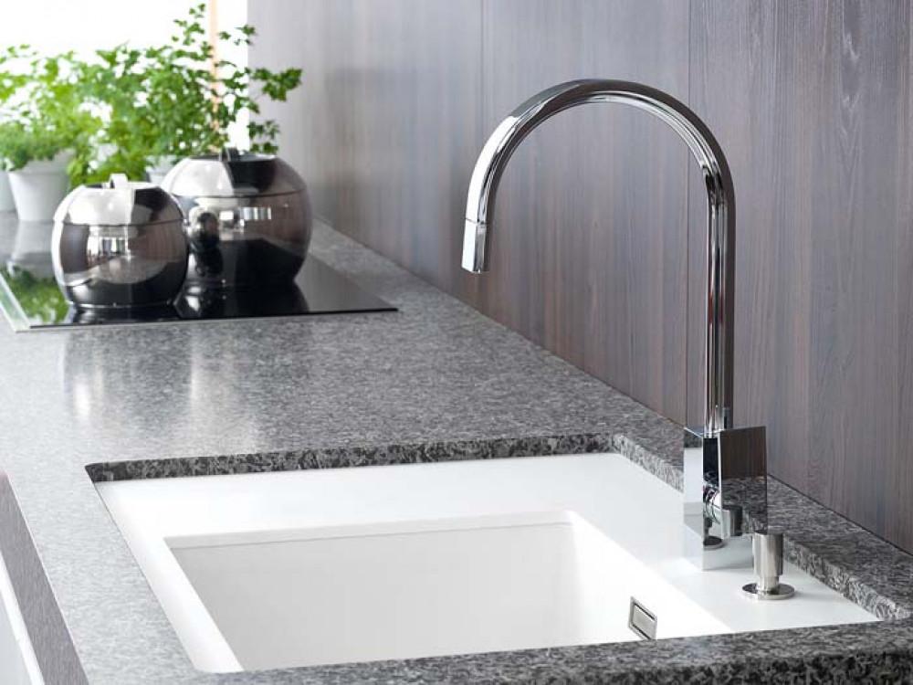 Класически профил и изчистен дизайн