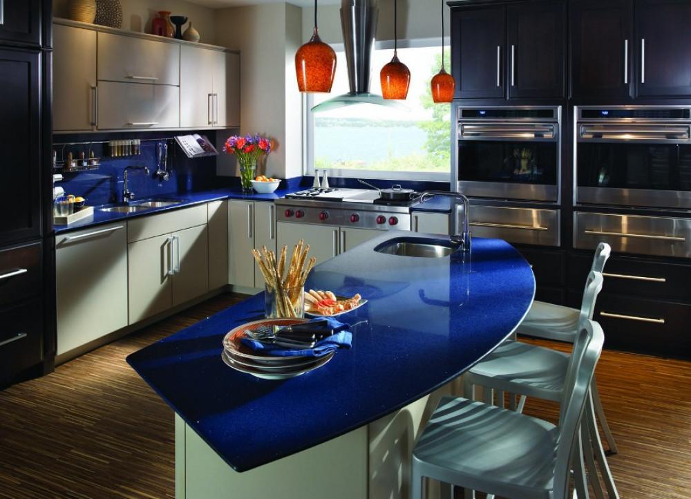 Предимства на кварцовите кухненски плотове