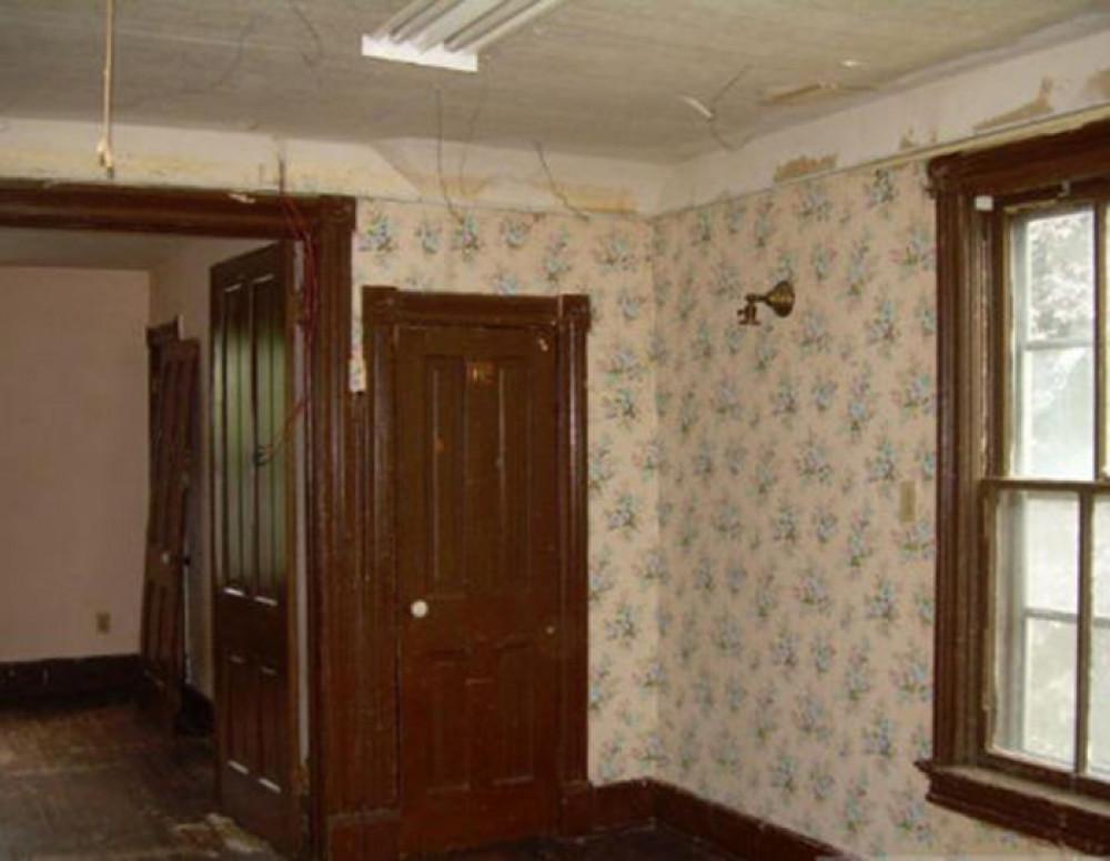 От страховита мрачна стая