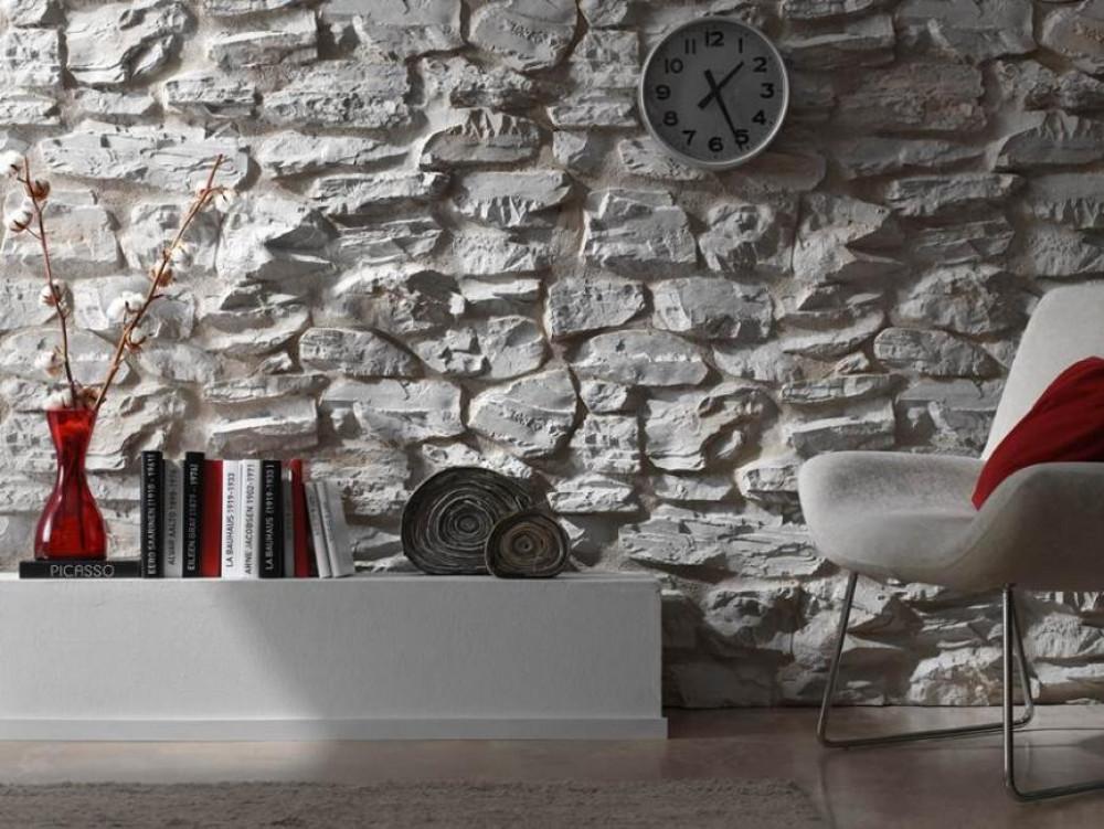 Впечатляваща бяла премяна на камъка