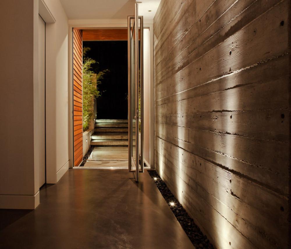 Светодиодно (LED) осветление  в коридора