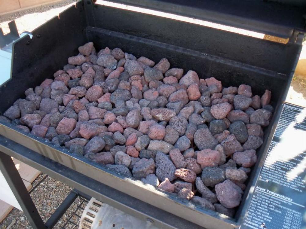 Газови барбекюта с вулканични камъни