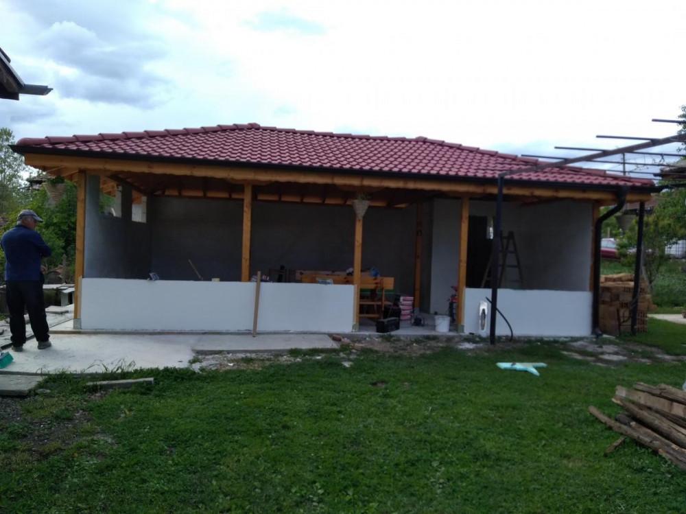 Дървена къщичка