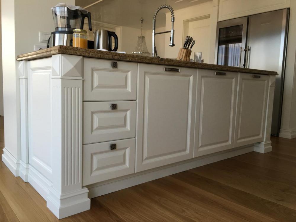 Кухненски остров