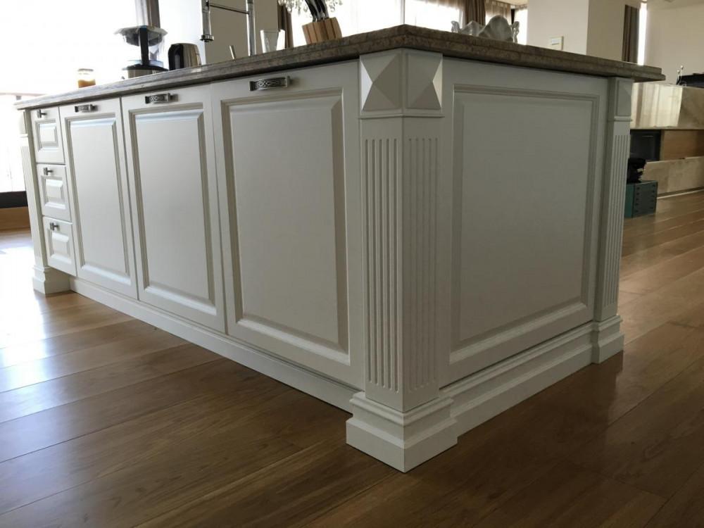 Кухненски остров