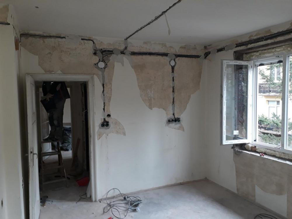 Ел . Инсталация