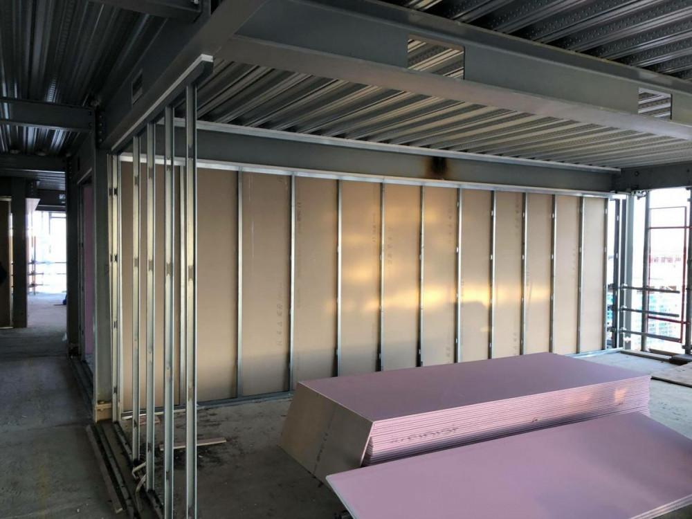 Монтиране на метална конструкция за предградни стени