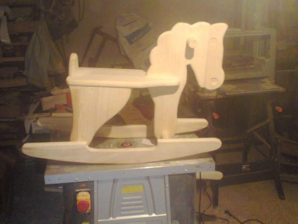 Детско люлеещо конче