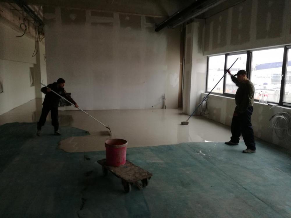 Саморазливна замазка