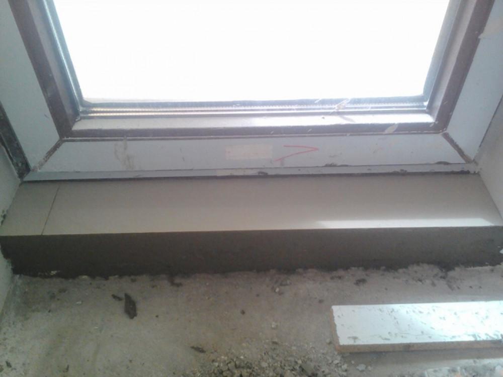 Иззиждане на праг под балконска врата