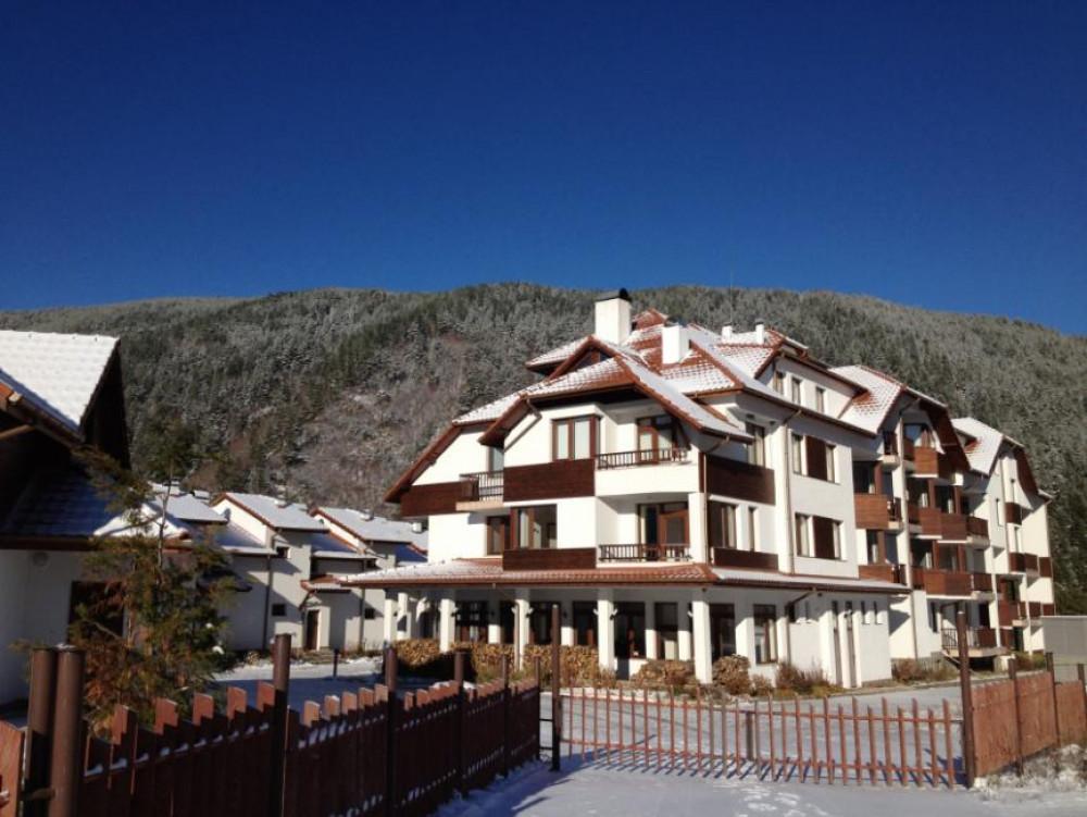 Изпълнен до ключ курортен комплекс с. Мала Църква