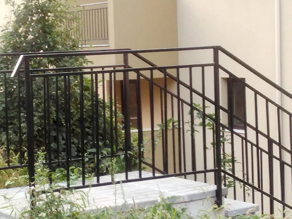 Метален парапет