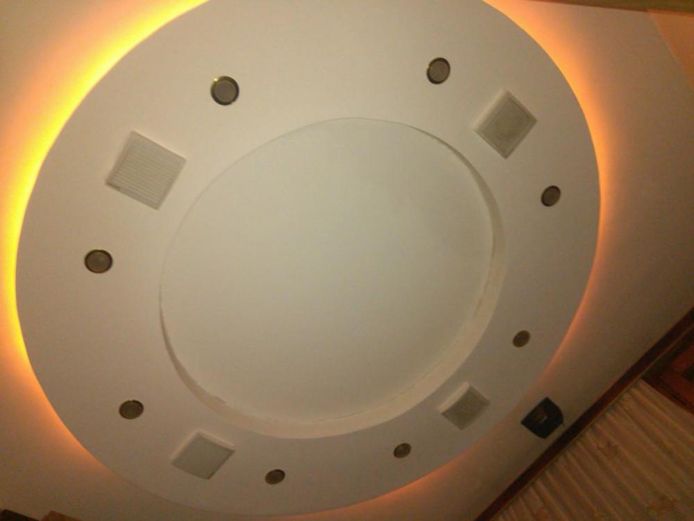 Таван от гипсокартон с вентилация и скрито осветление