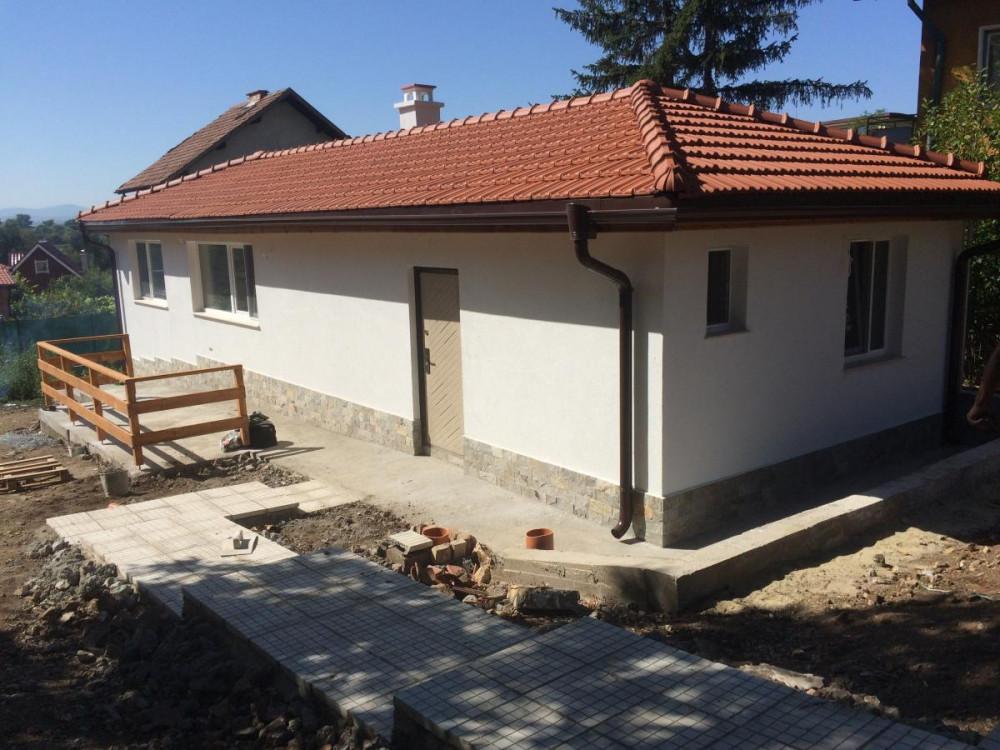 Реконструкция на къща