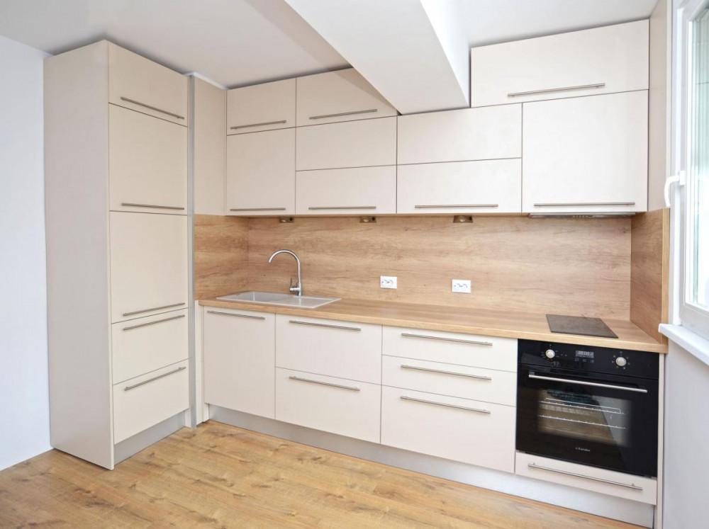 Кухня с принтиран гръб в3