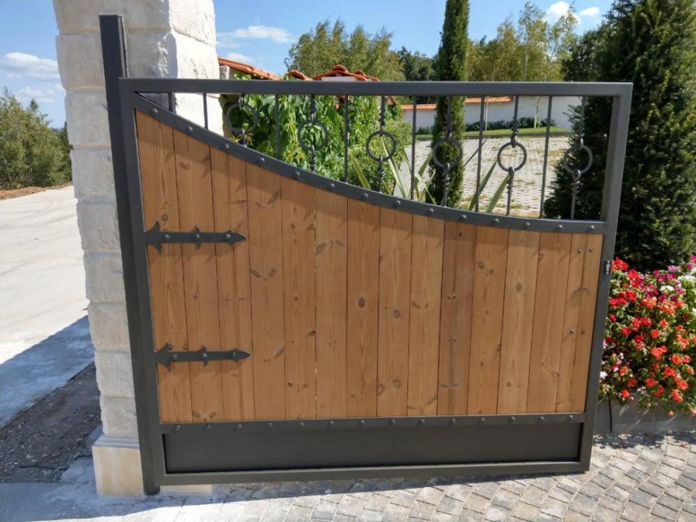 Двукрила порта