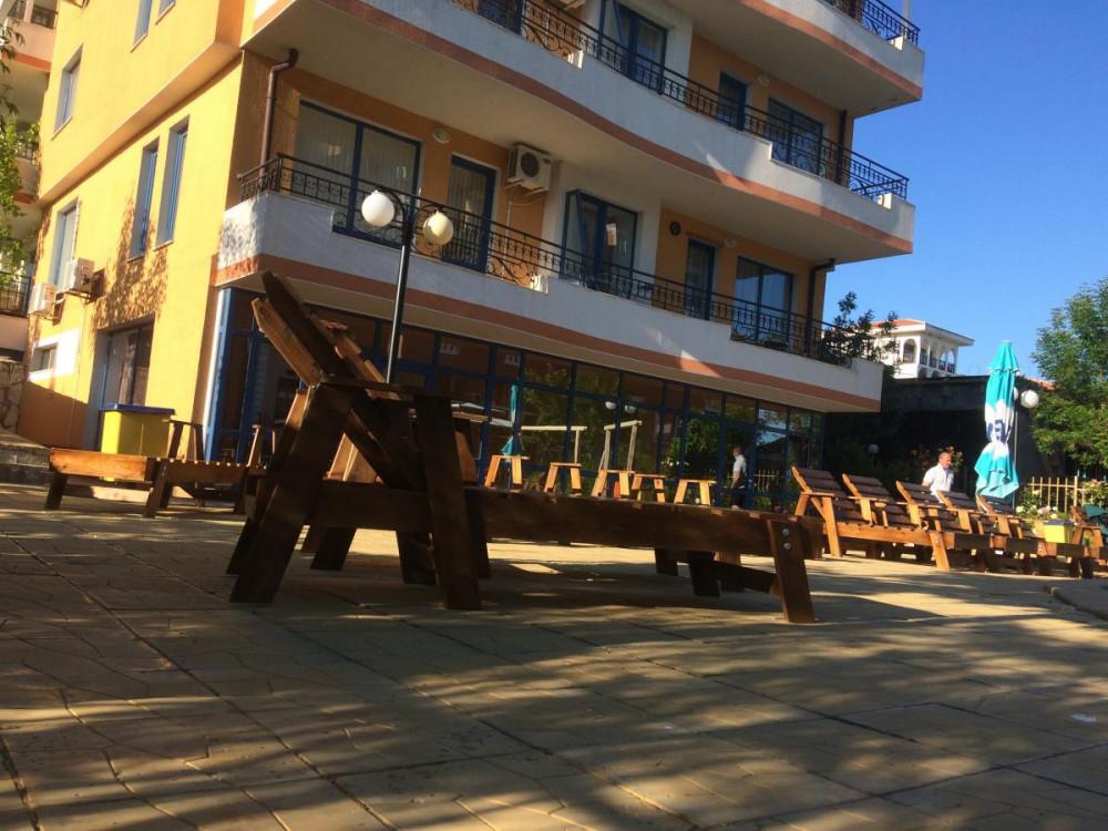 Дървени шезлонги