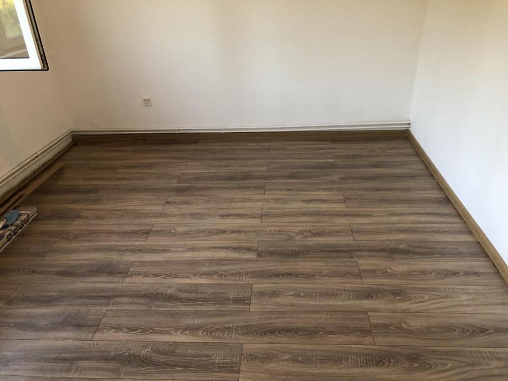 Ламинат с ПВЦ первази