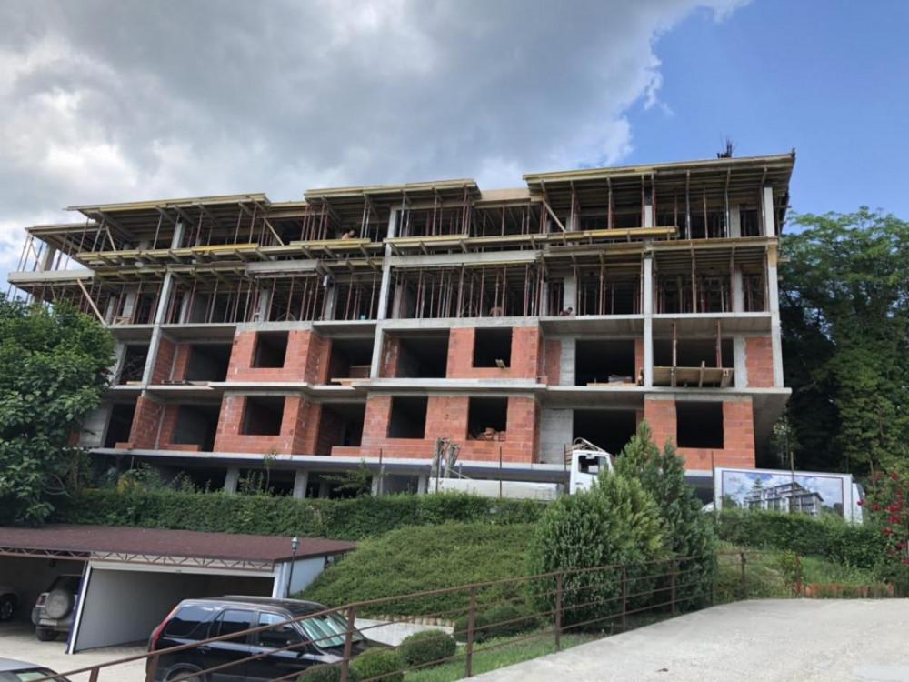 Груб строеж на жил. Сграда