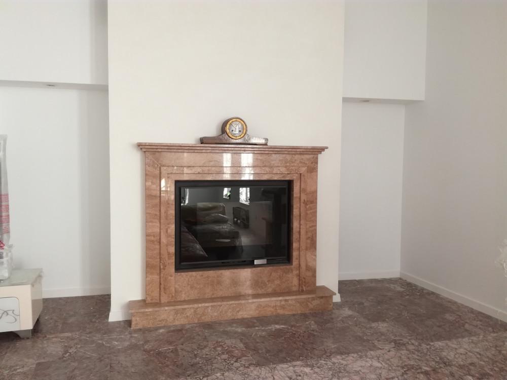 Камина на дърва