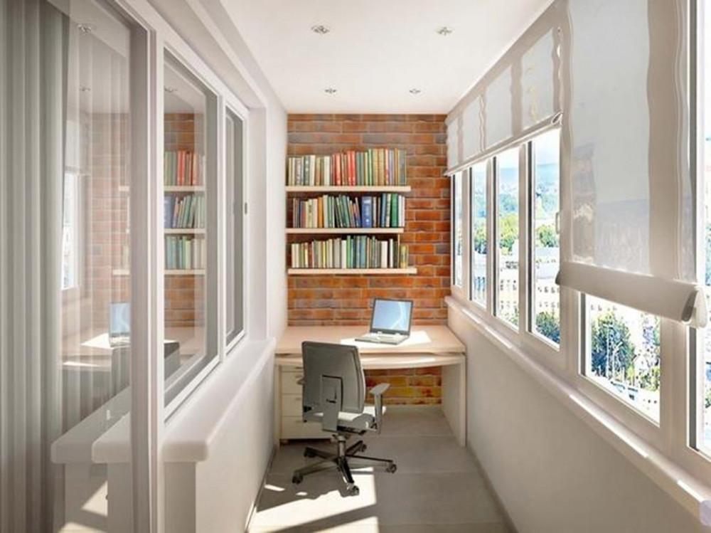 Библиотека на остъклен балкона или тераса