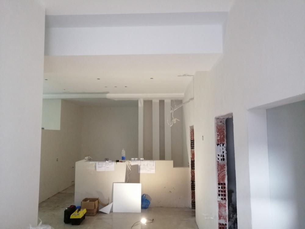 Жилищна сграда с дентална клиника