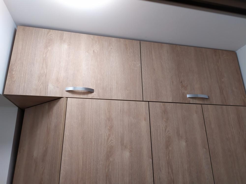 Скосен гардероб