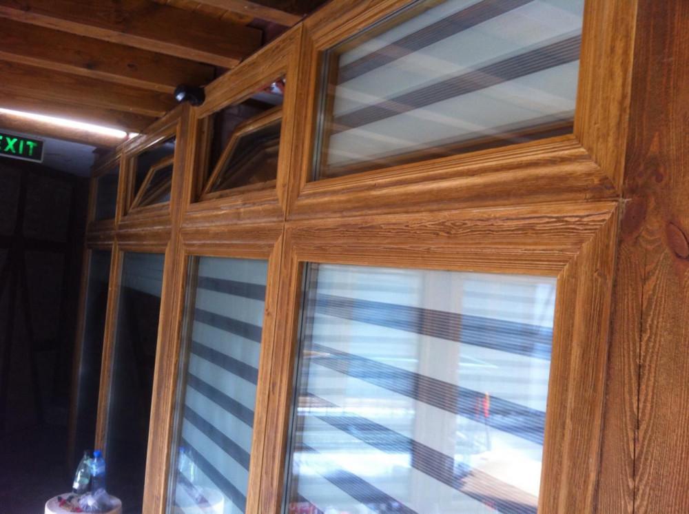 Дървени прозорци