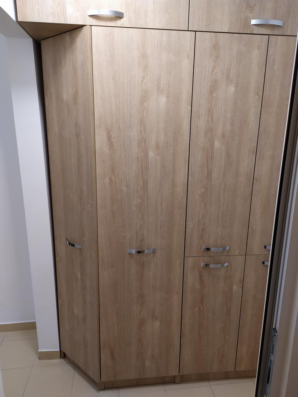 Скосен гардероб