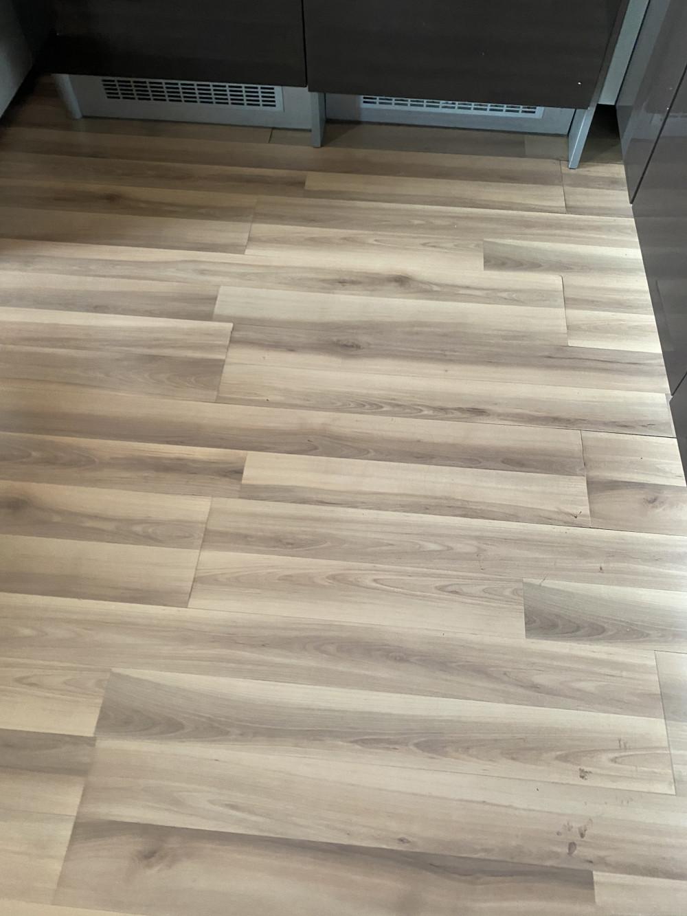 Нив Ламинат