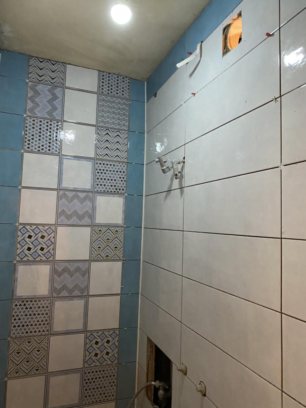 Лепене на плочки в банята