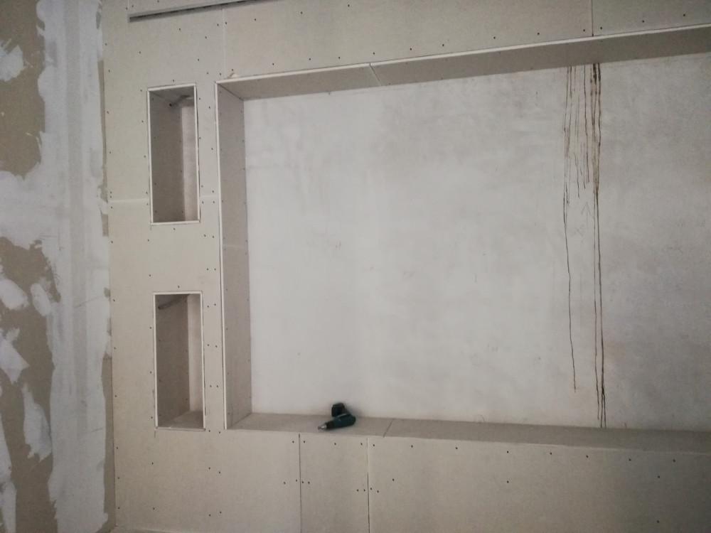 Предстенка със обръщане и монтаж на отвори за рафтове