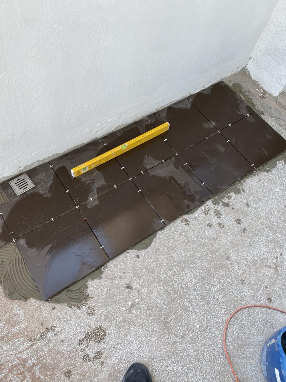 Лепене на плочки на терасата