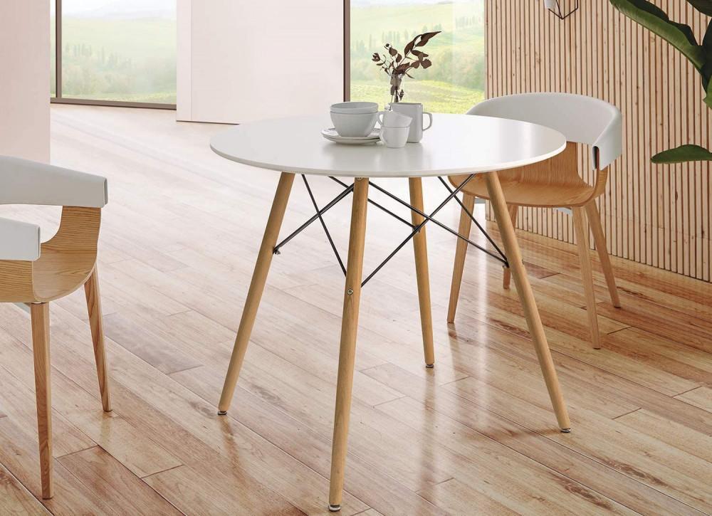 6. Кръгла маса с бял плот