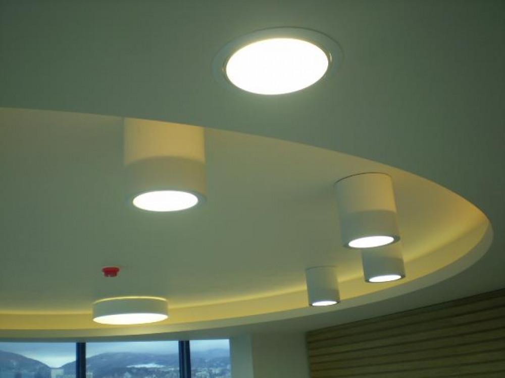 Таван с осветление