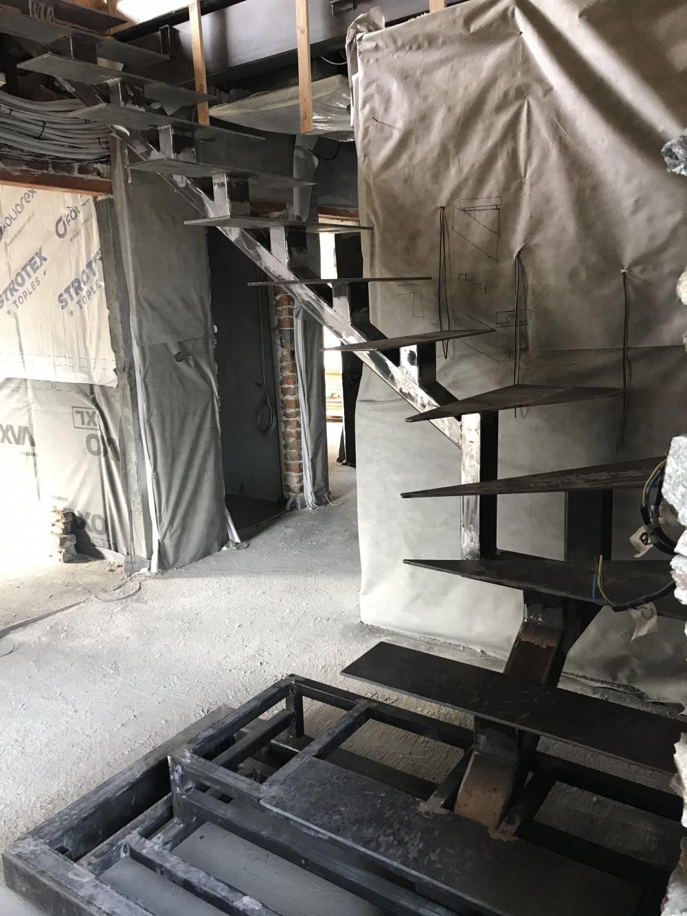 Метални стълби