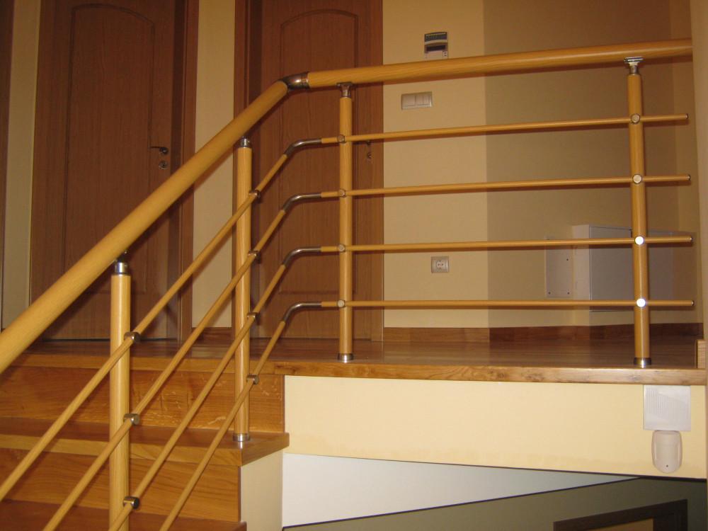 Алуминиев парапет с 3 бр ф 16 цвят дърво