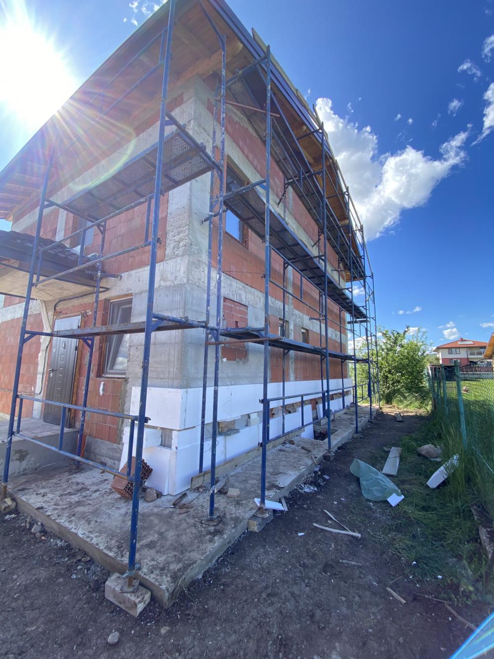 092801B2-B569-45D2-A34D-497FBF7FD9F6