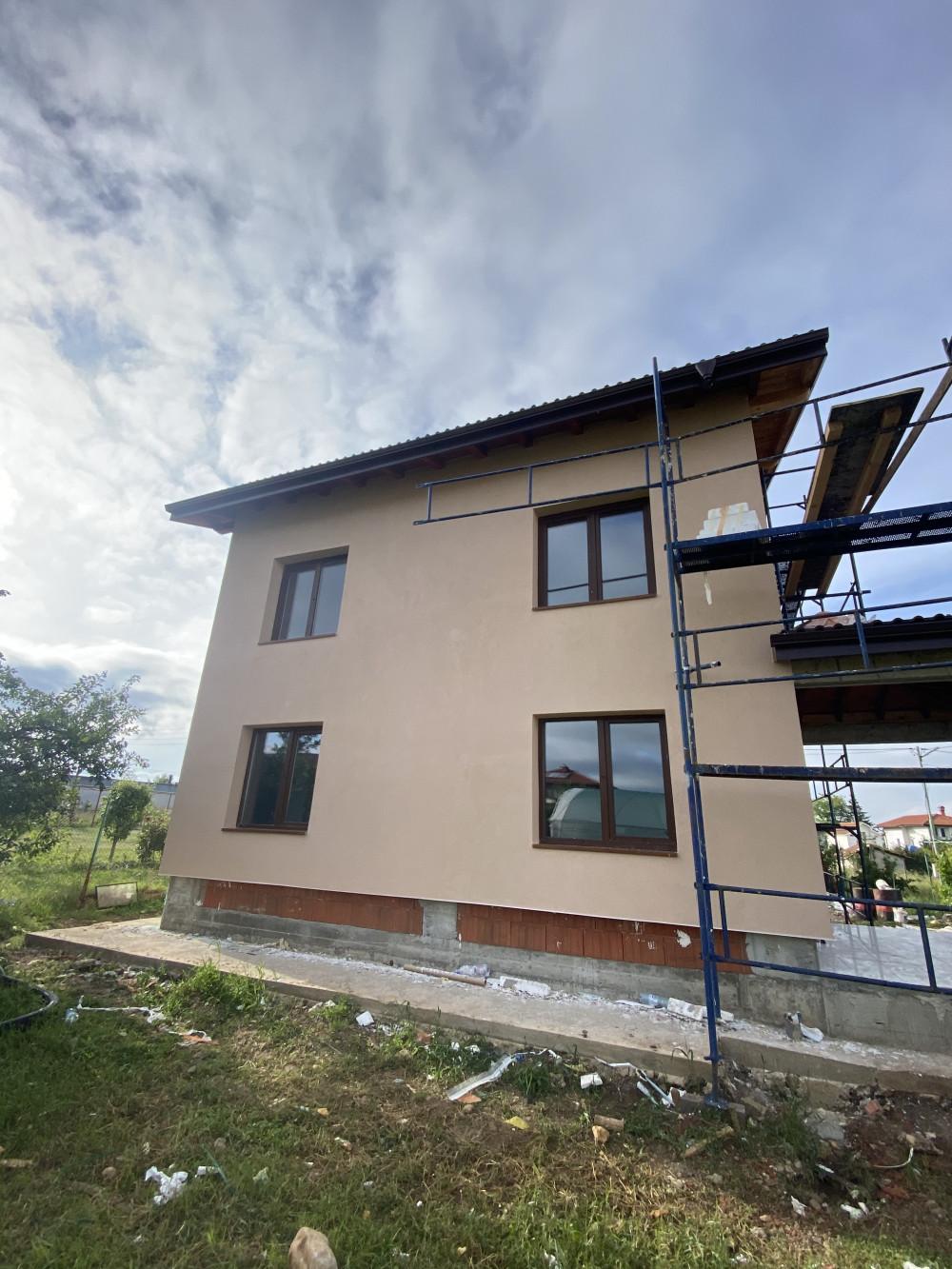 9C1E3232-92E1-4E3E-92EE-CEEA4F0213E8