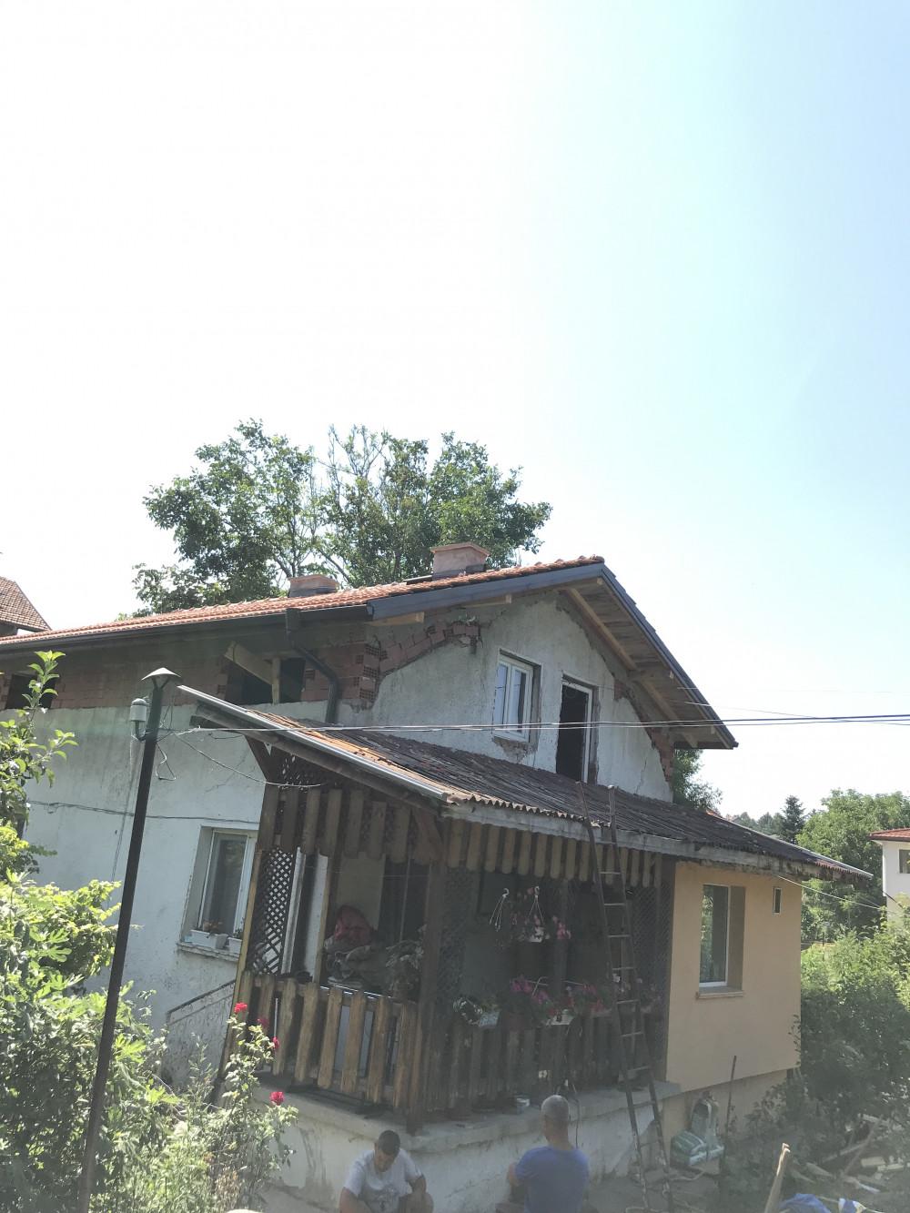 076BAB19-8327-4A67-B362-CA5E4676F513