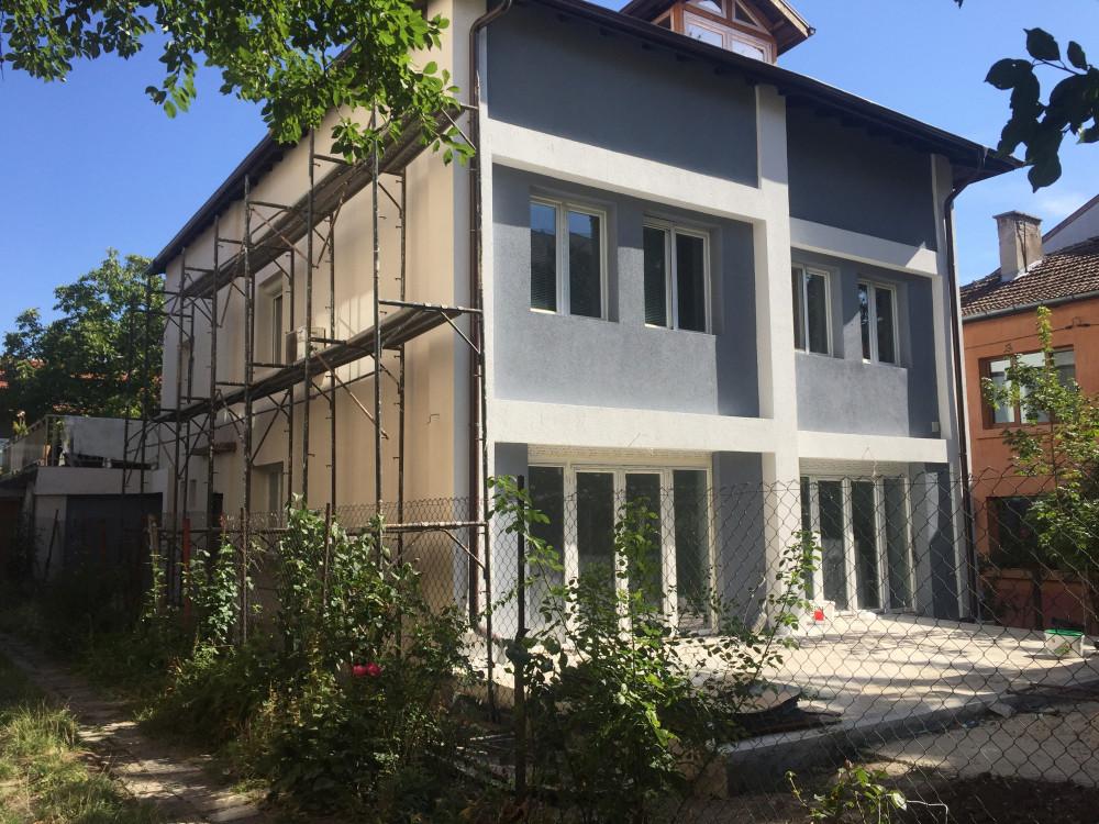 3C223046-A779-4857-ABEA-B602D1220612