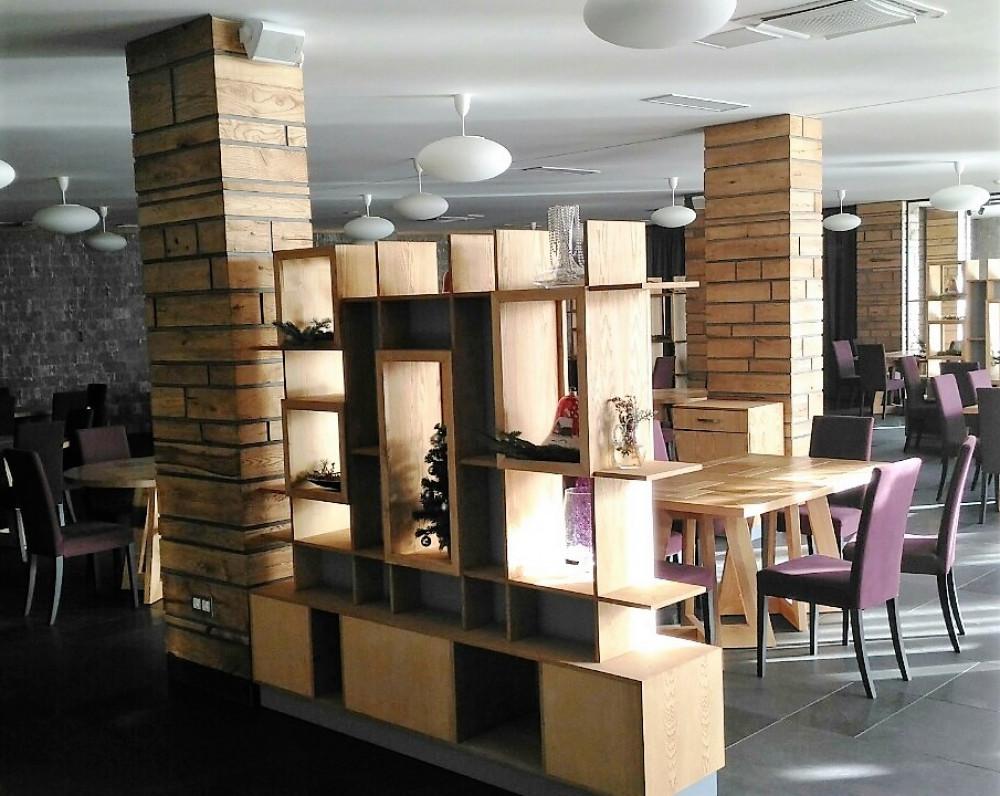 Обзавеждане на заведение от масив и MDF  с естествен фурнир _7