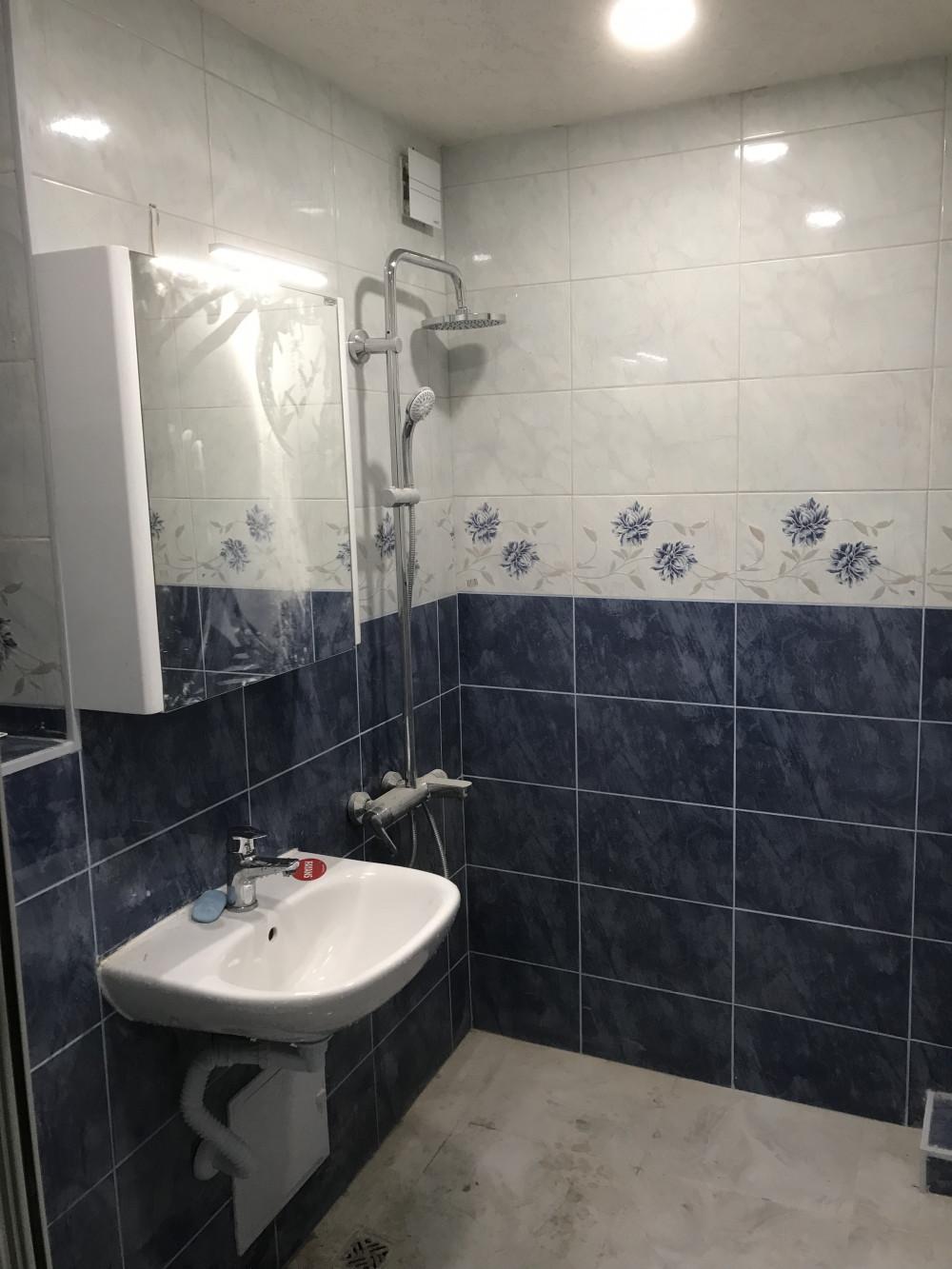 5BF9444E-58EE-4E59-ABB4-98877E886CE0