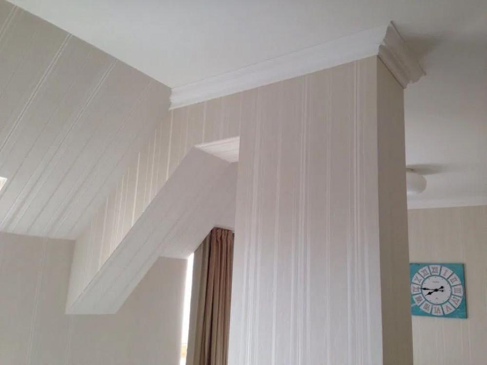 Тапети и корнизи на таван