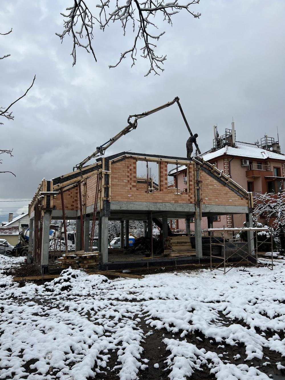 100282C6-2C4D-4ED7-B876-0F0AD4864F1D