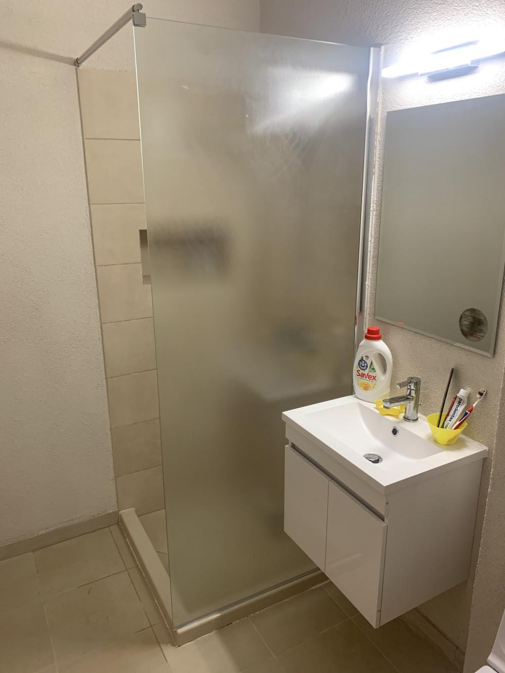 8BAF2805-6F76-47DB-9E48-B54639883D35