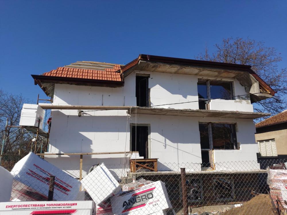 18C13E2F-1AE9-4FC8-B8EC-749F430C5B8C