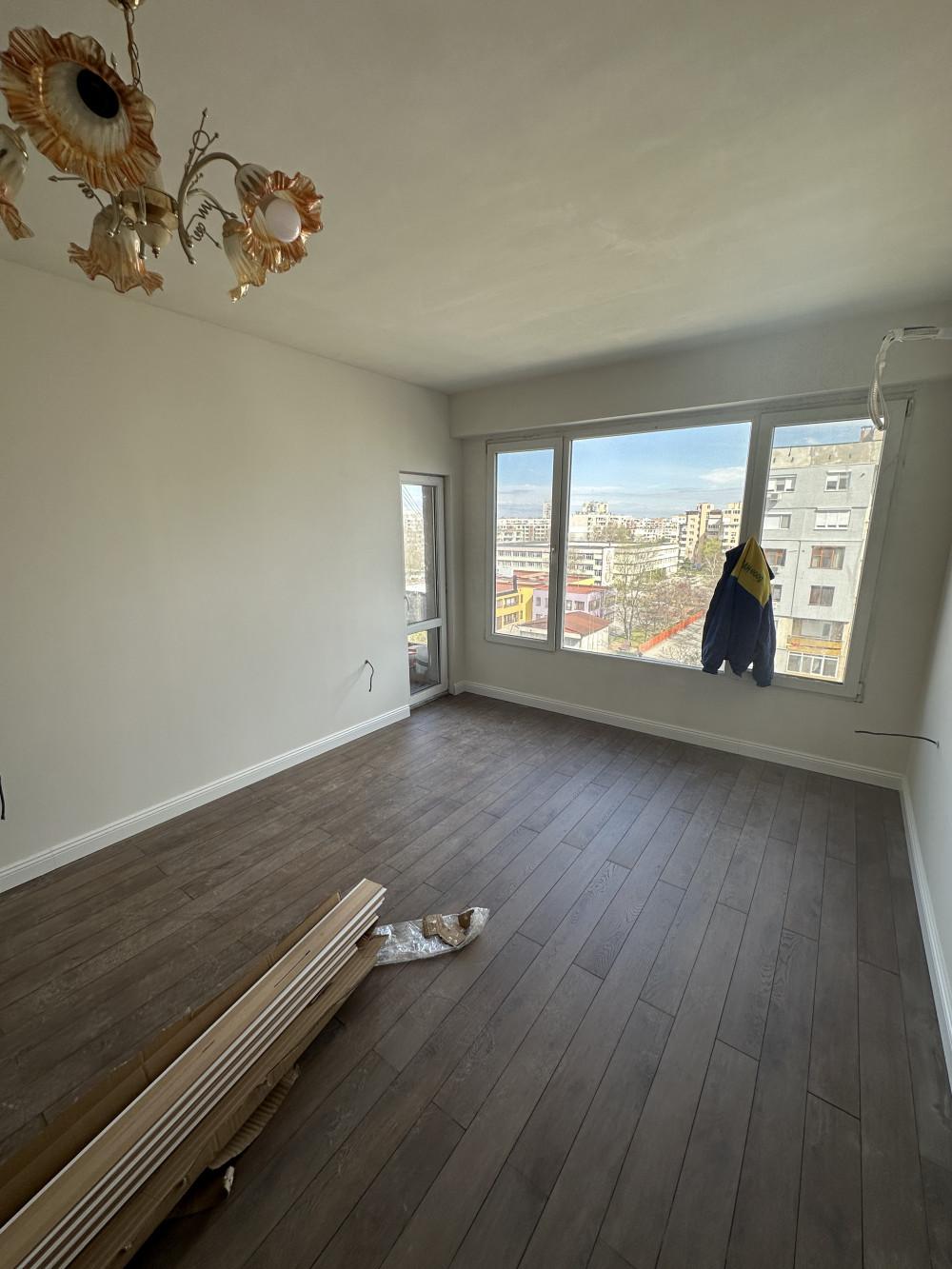 Основен ремонт на апартамент. Шпакловка две ръце до изглаждане, монтаж на ламинат